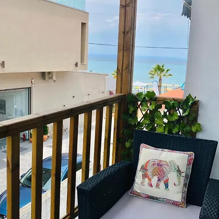 *new* Beachfront Sea View *