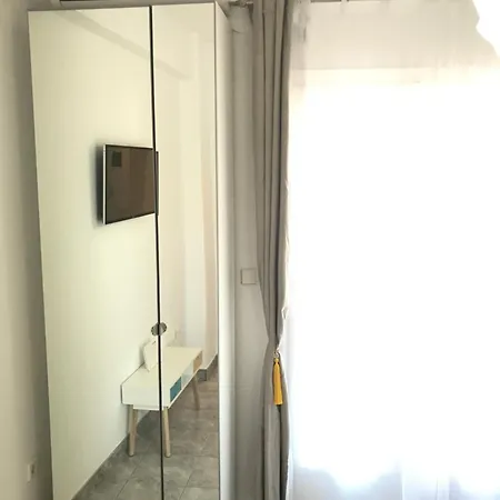 Apartment *new* Beachfront Sea View *