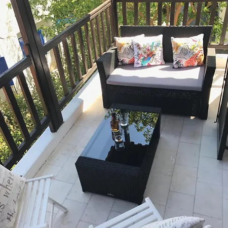 Apartment *new* Beachfront Sea View