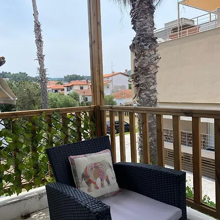 *new* Beachfront Sea View Apartment