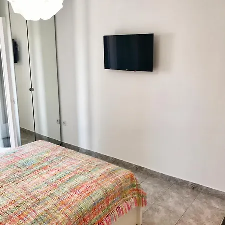 *new* Beachfront Sea View Appartement